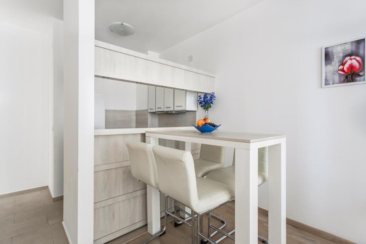Apartments Beatrice Rafajlovići Eksteriør bilde