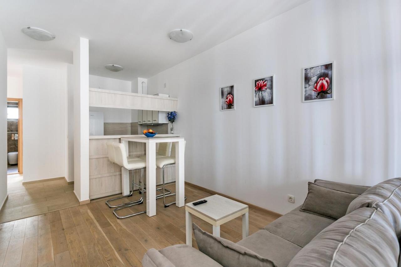 Apartments Beatrice Rafajlovići Eksteriør bilde
